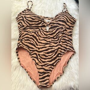 NWT J. Crew Front Twist Brown Zebra Print One Piece Swimsuit Back Cut Out 22